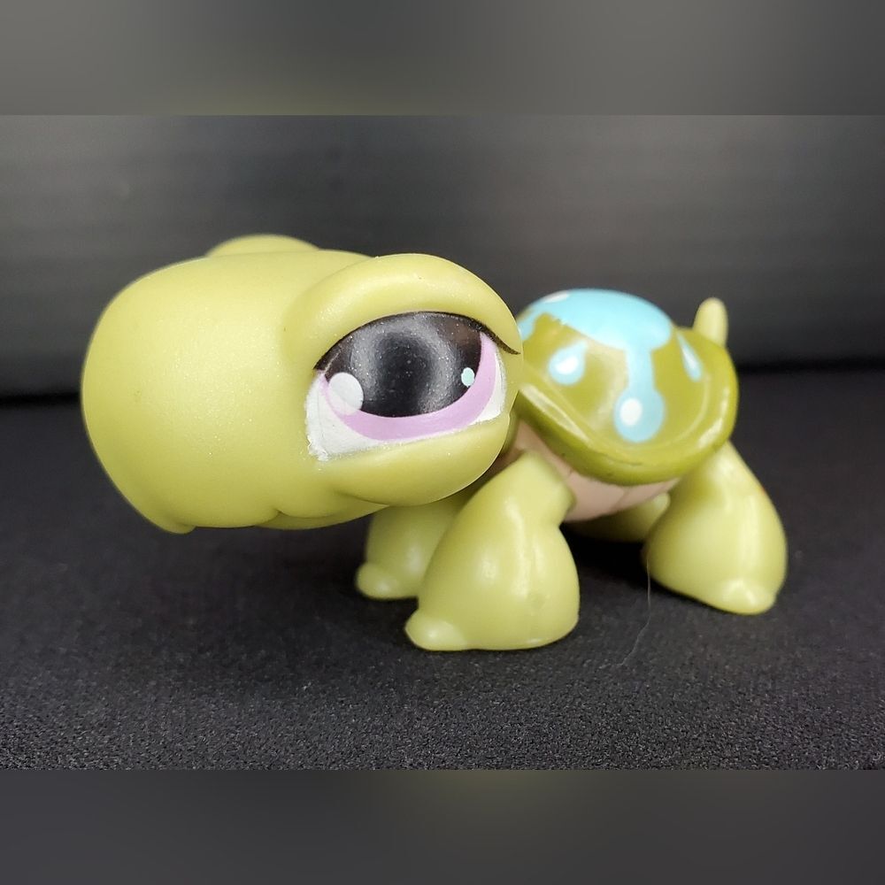2004 LPS Littlest Pet Shop Turtle #149 Purple Eyes Light Blue Shell